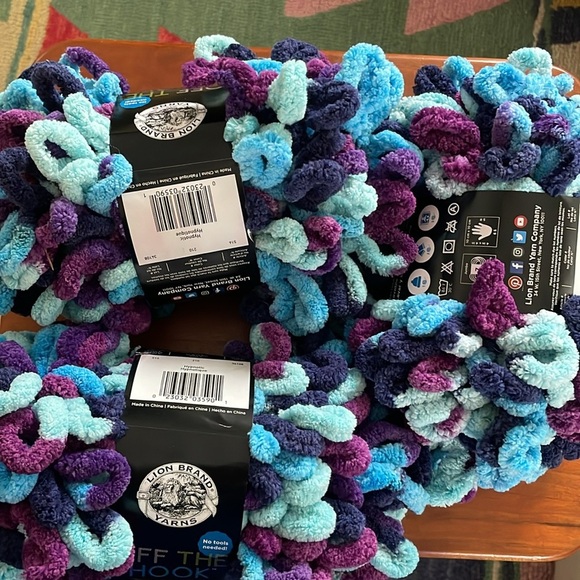 Lion Brand Yarn "Off The Hook Faux Fur" 3pk (hypnotic) - Picture 5 of 7